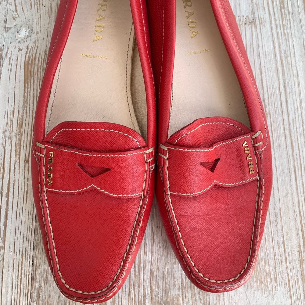 PRADA RED FLATS